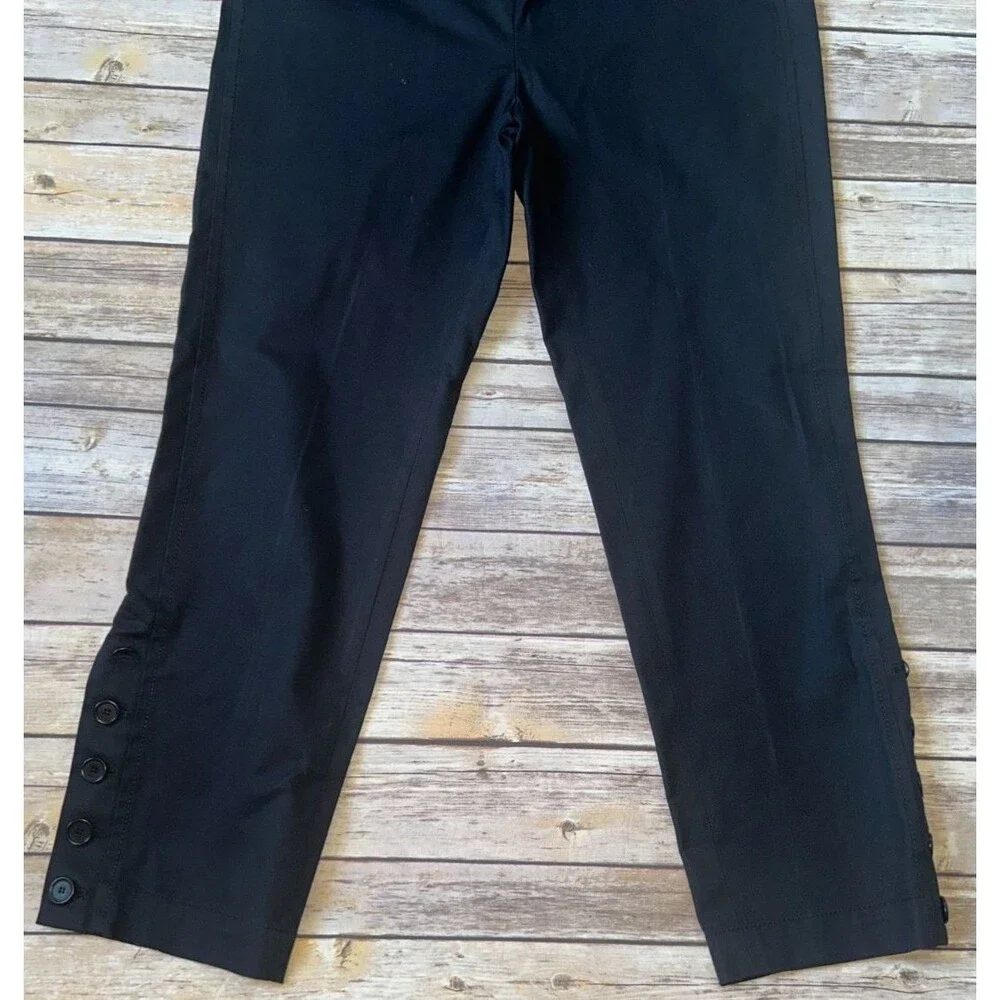 Women's Akris Punta Black Cropped Pants Button and Seam Detail On Leg Size 6